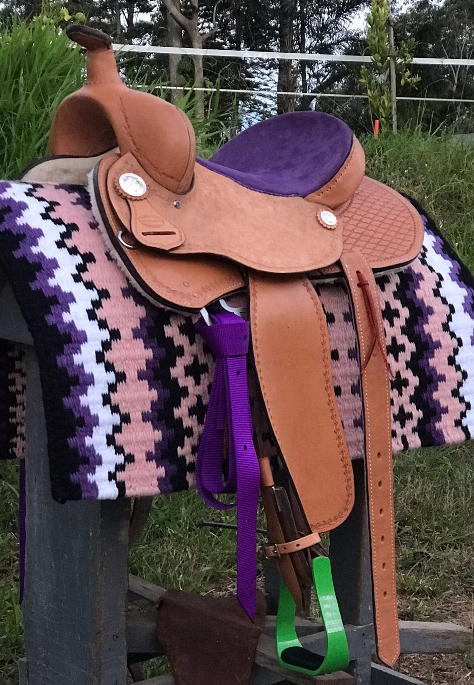 saddle western wear