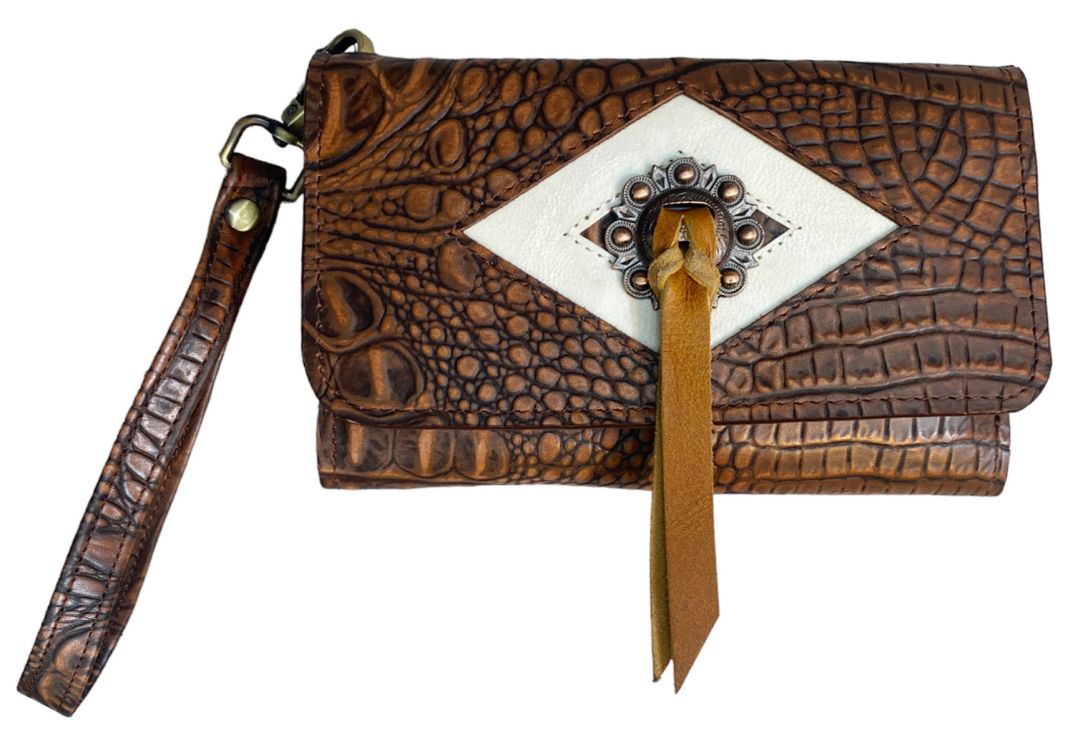 78205 - Klassy Cowgirl Leather Clutch Phone Wallet - Alligator with Berry Concho