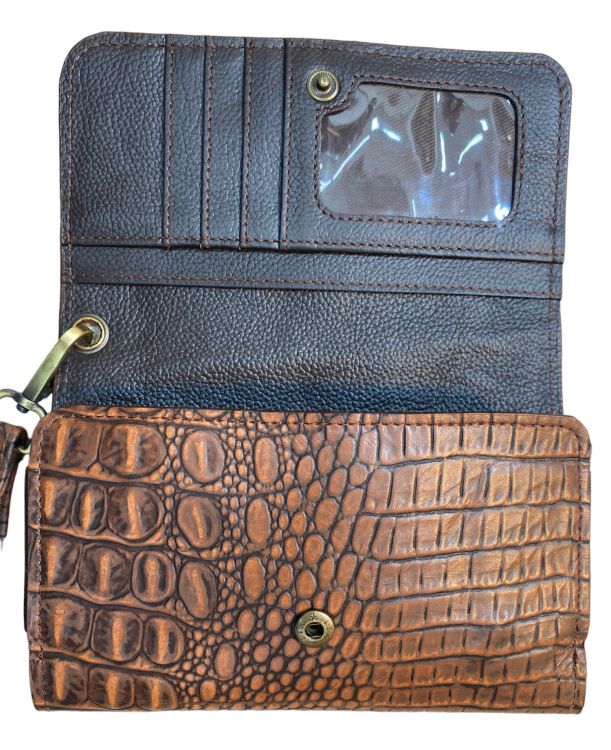 78205 - Klassy Cowgirl Leather Clutch Phone Wallet - Alligator with Berry Concho