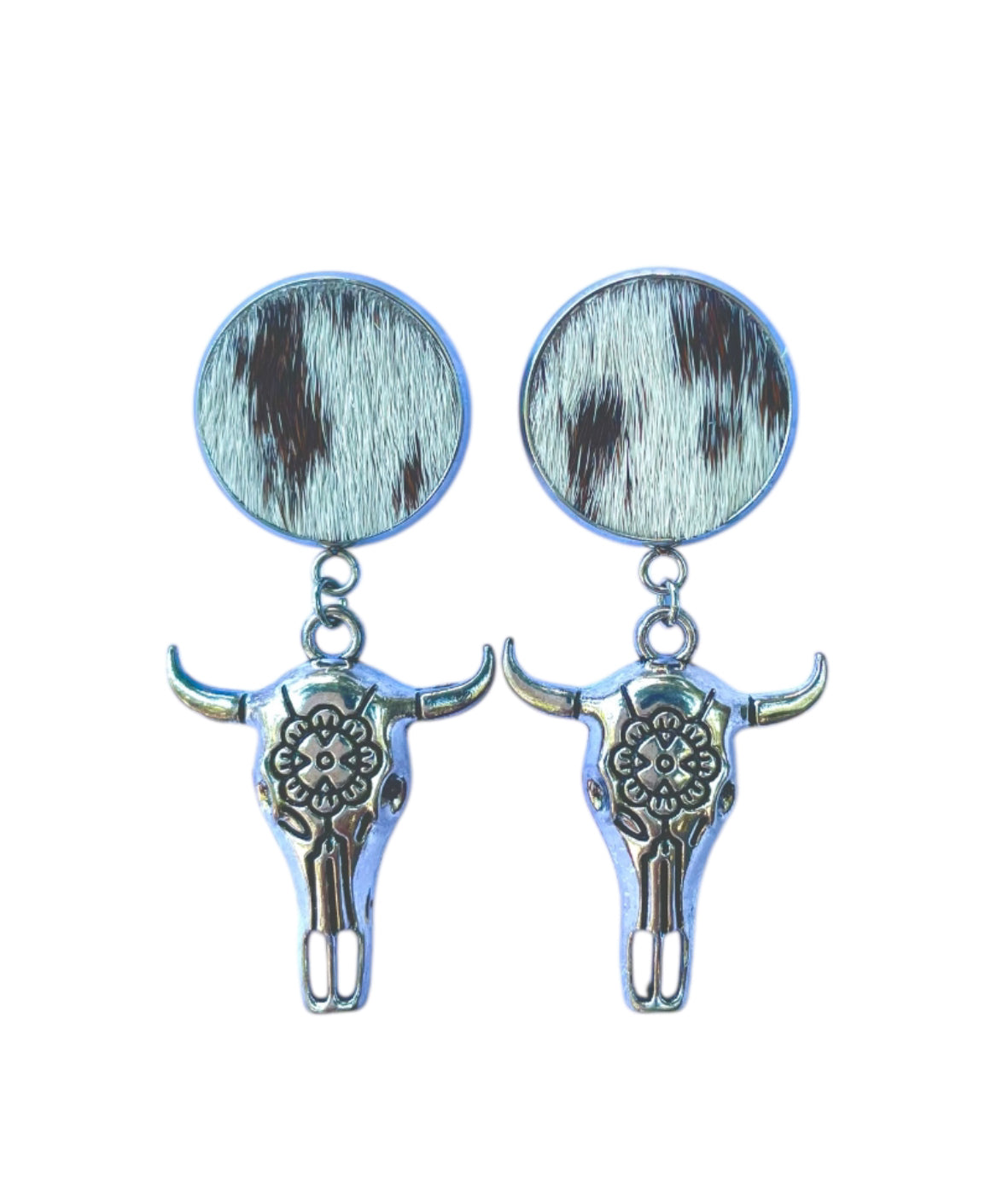 J6579C - 20mm Stud Hide w Skull Earrings