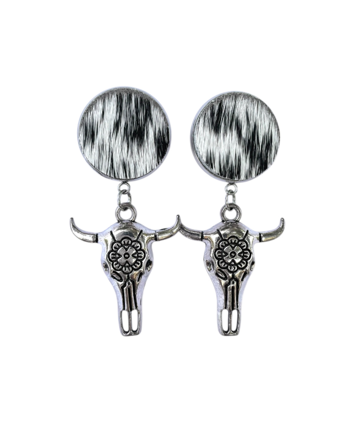 J6579B - 20mm Stud Hide w Skull Earrings