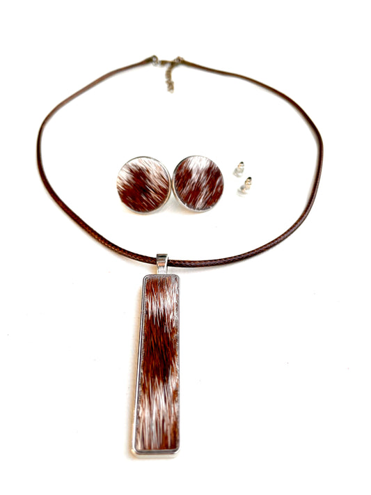 J6930- 100% Cowhide Necklace & Earrings Set