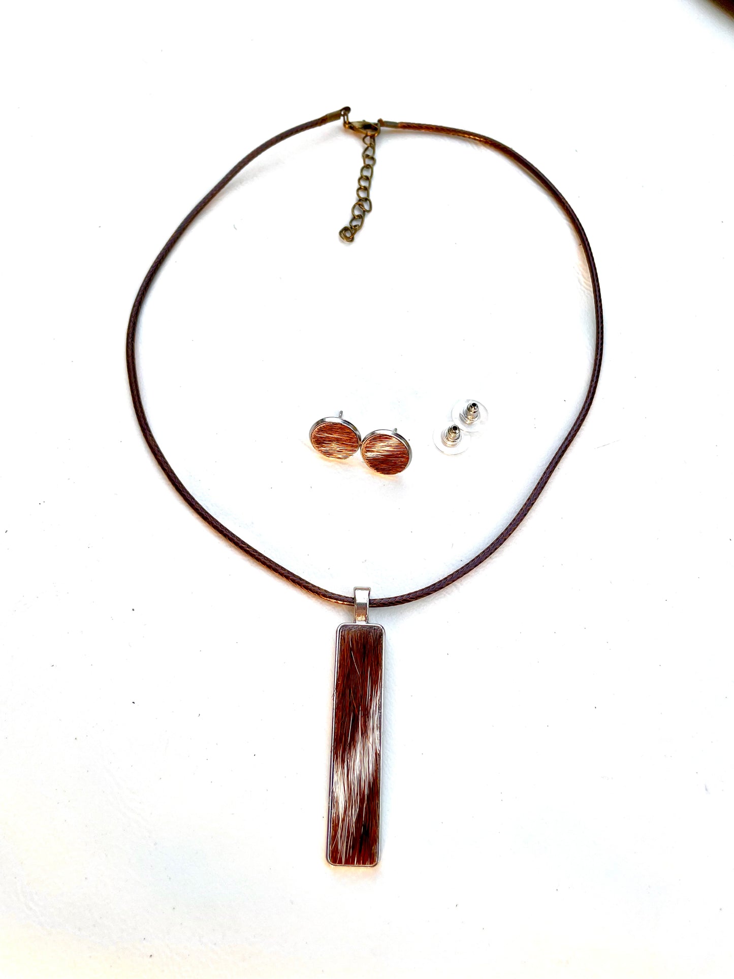 J6929 - 100% Cowhide Necklace & Earrings Set