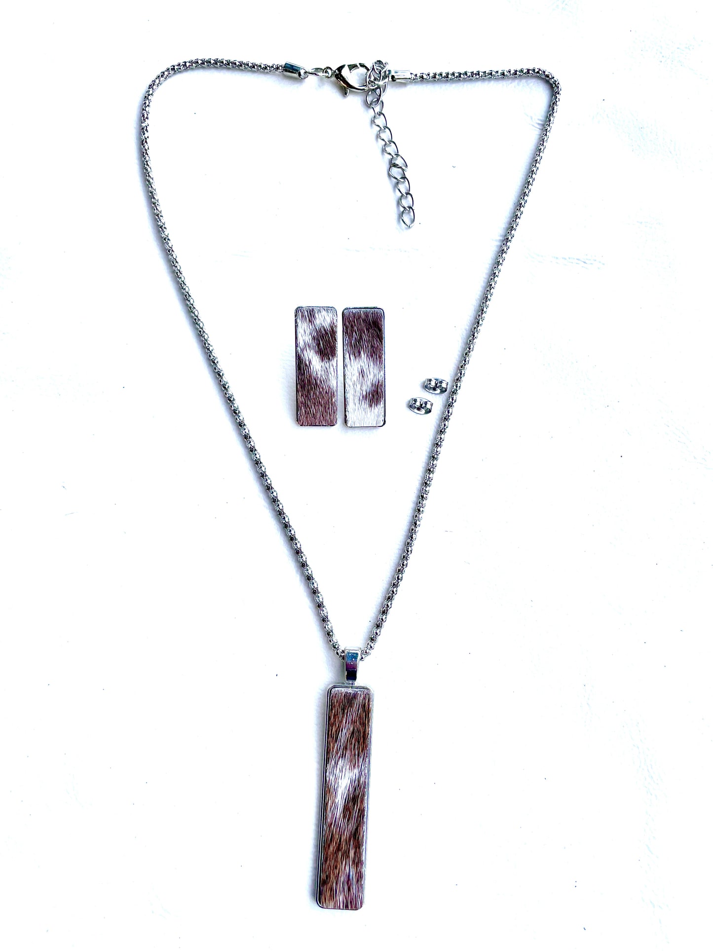 J6927 - 100% Cowhide Necklace & Earrings Set