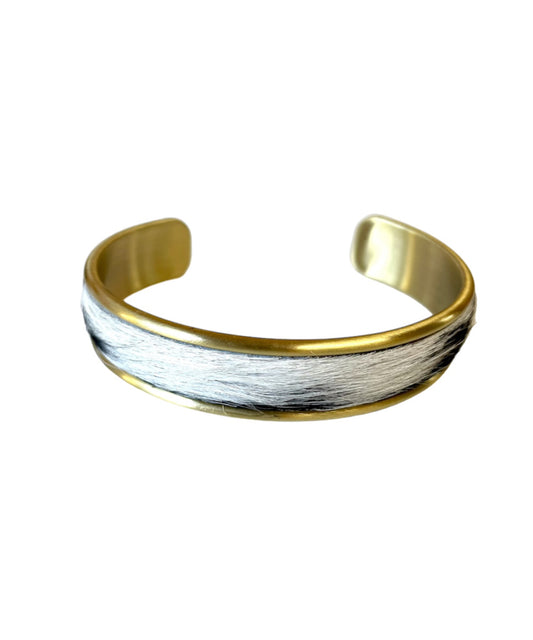 J6888 - 3/4 Bangle w Cowhide Bezel